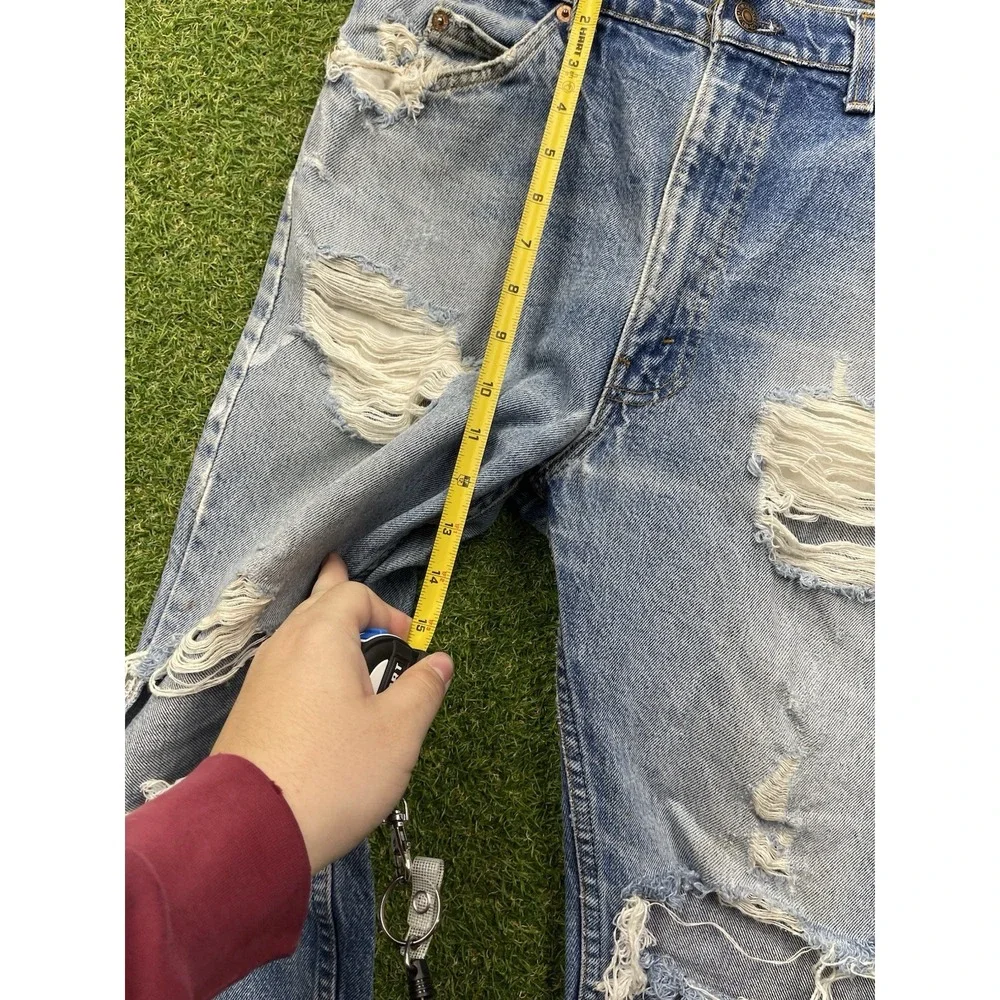 Levis shop confidence